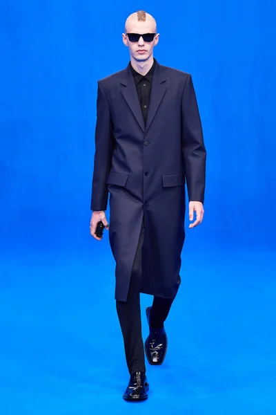 Look 76